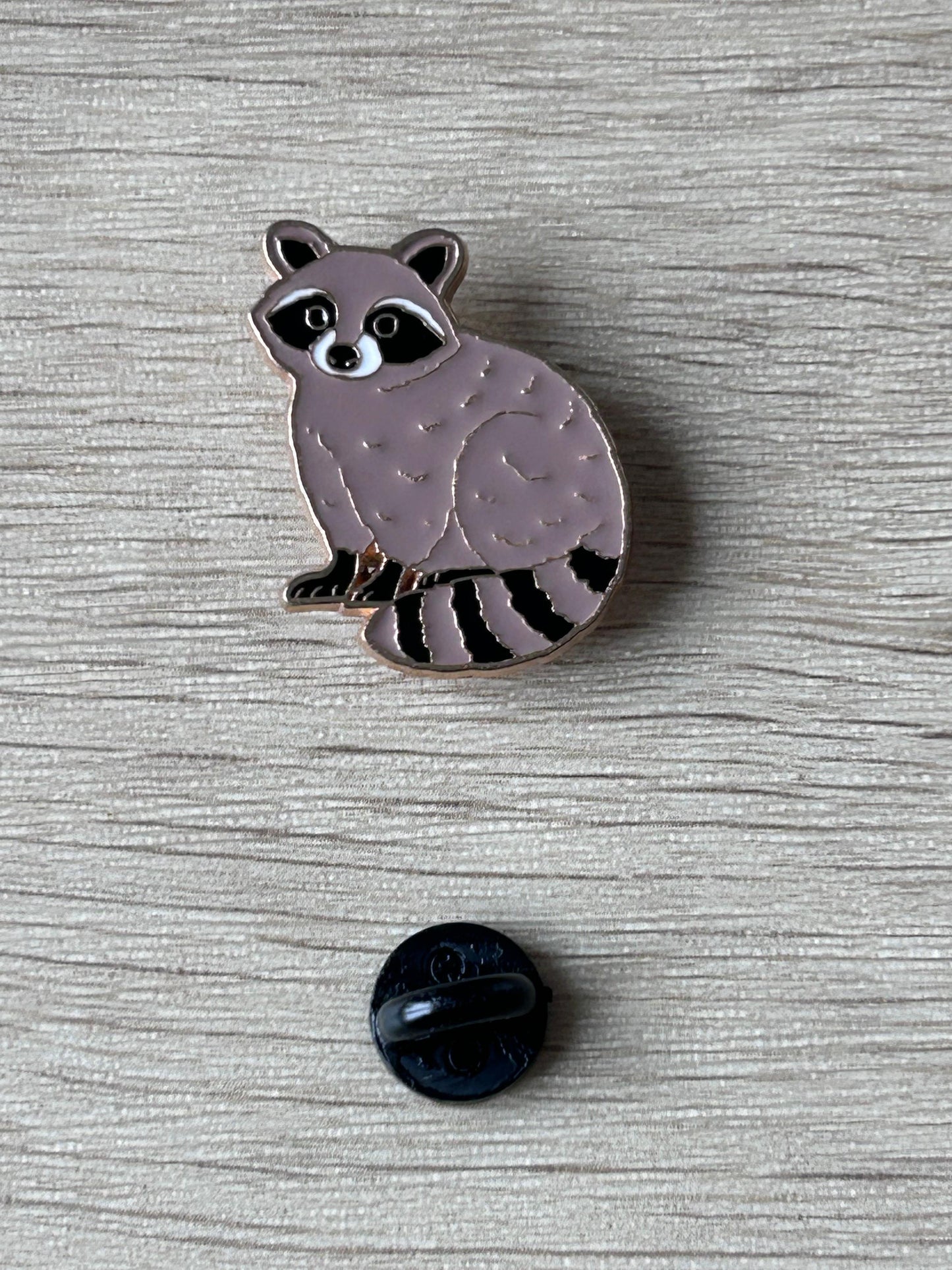 Pin's raton laveur