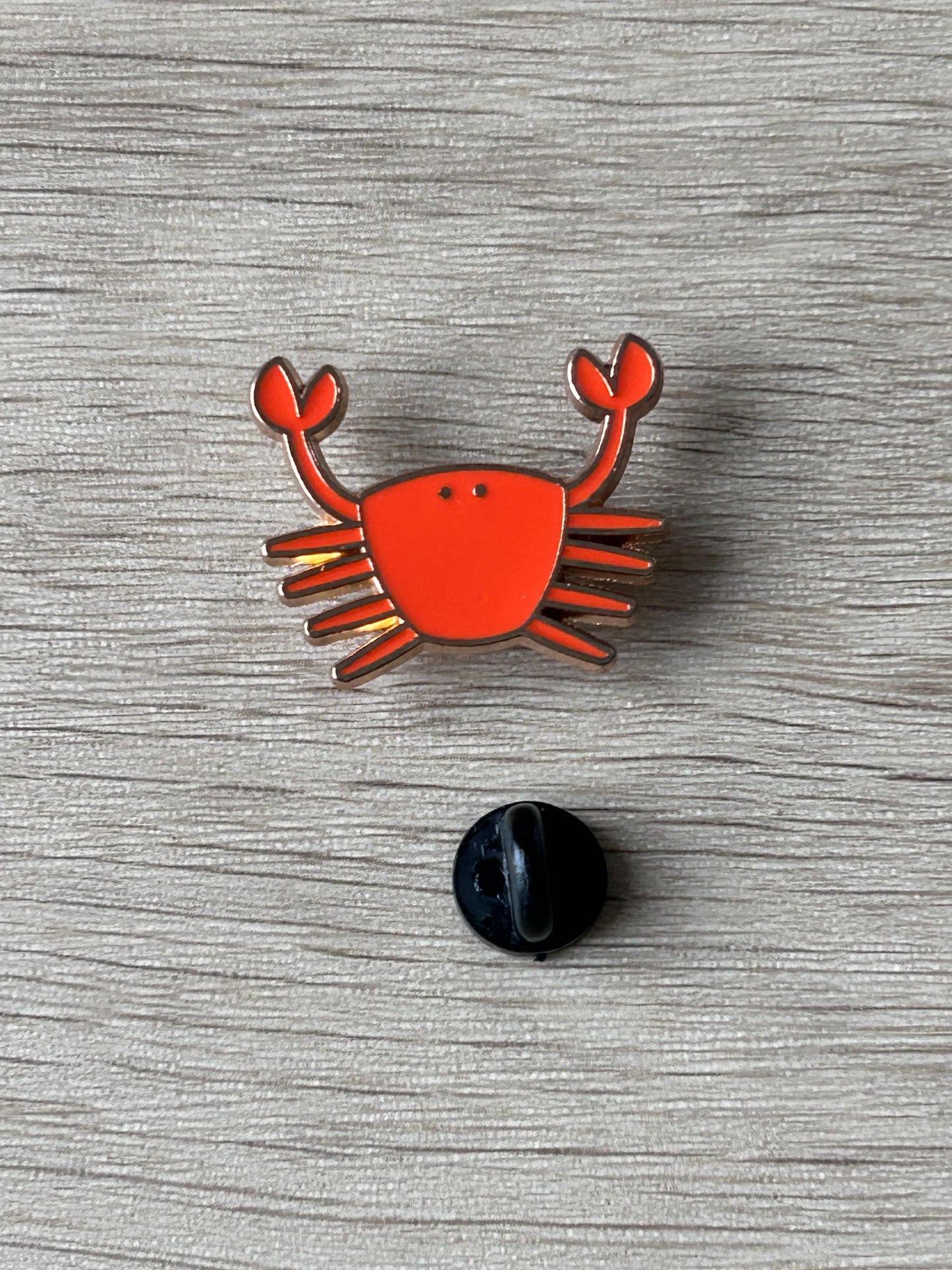 Pin's crabe orange