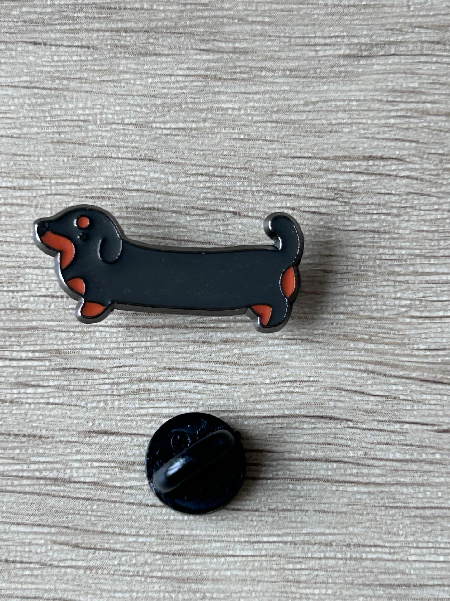 Pin's teckel
