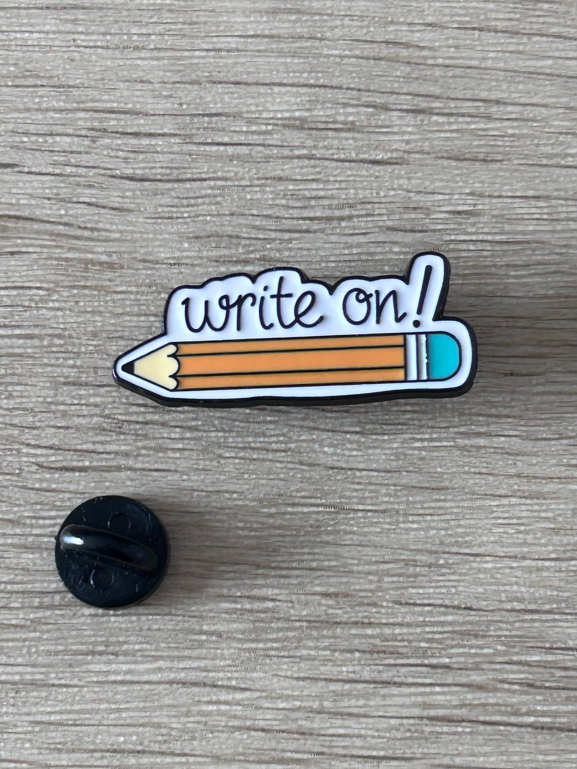 Broche crayon « Write On! » avec dos rond noir