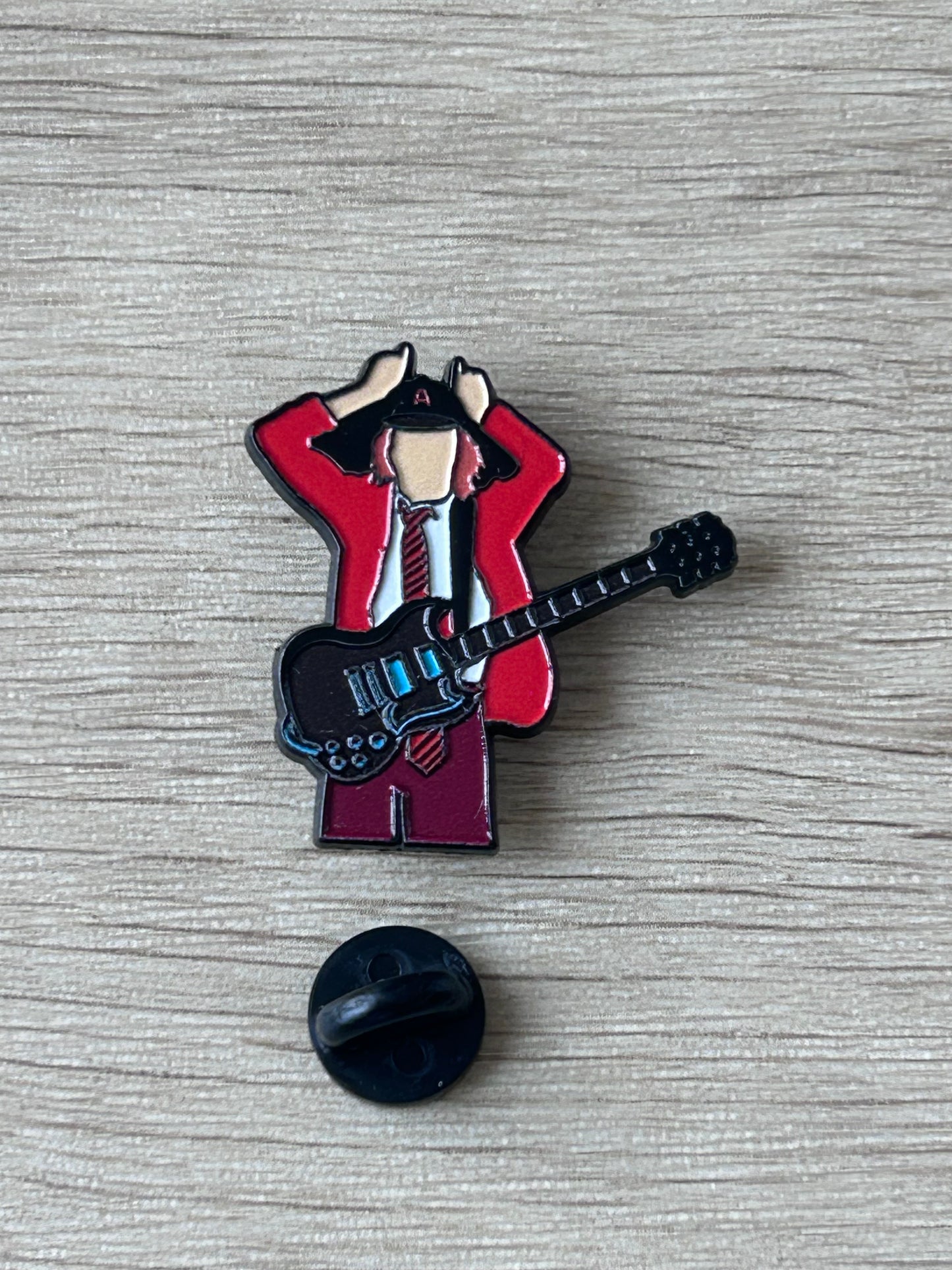 Pin's Angus Young