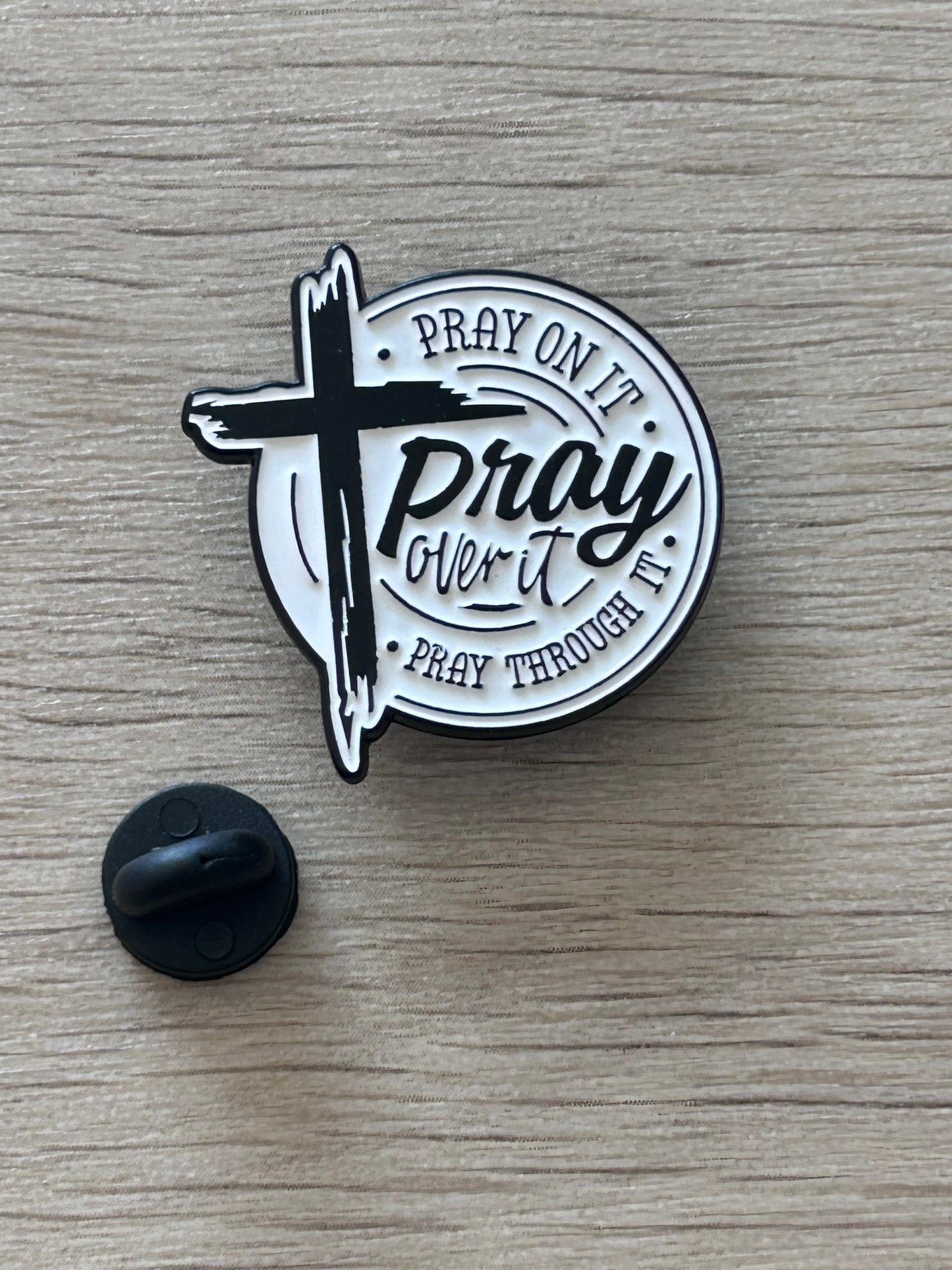 Pin's Pray On It