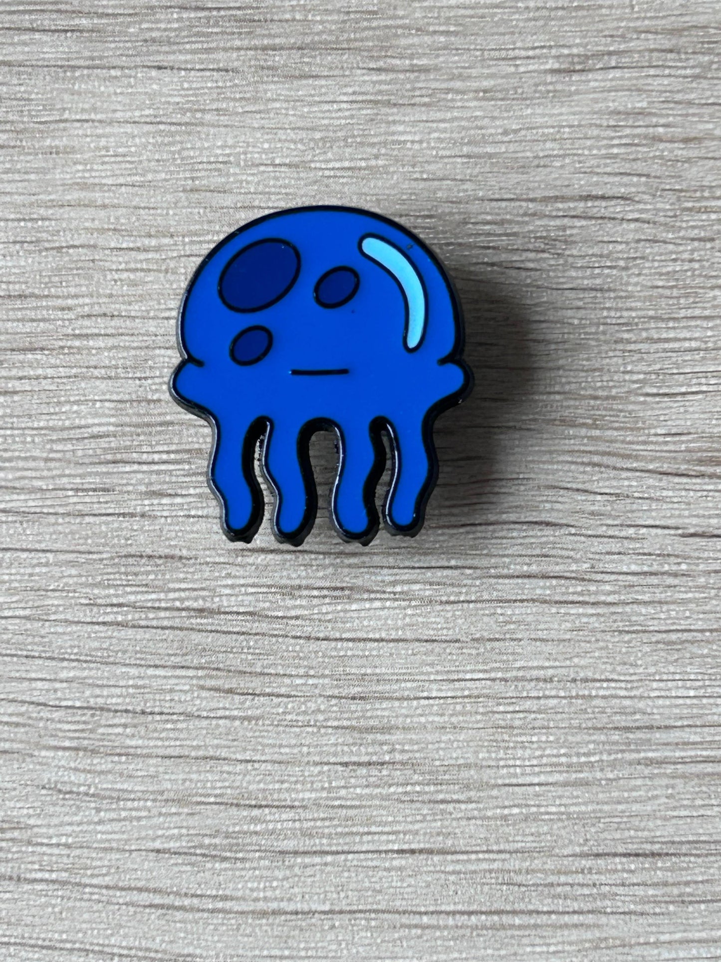 Pin's méduse bleue