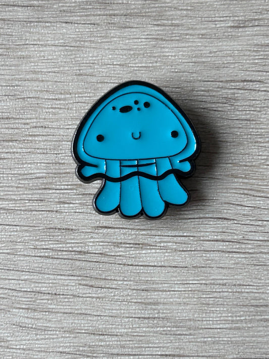 Pin's méduse kawaii souriante