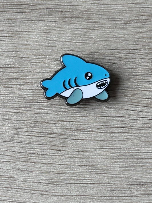 Pin's requin kawaii