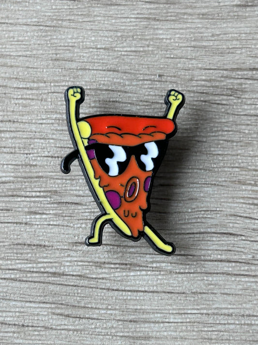 Épingle en forme de part de pizza rouge, jaune et noire