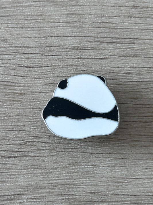Broche panda émaillée noir et blanc, forme ronde avec yeux noirs