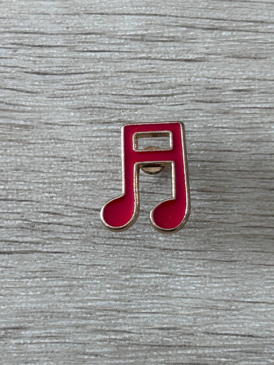 Broche en émail en forme de double croche rouge