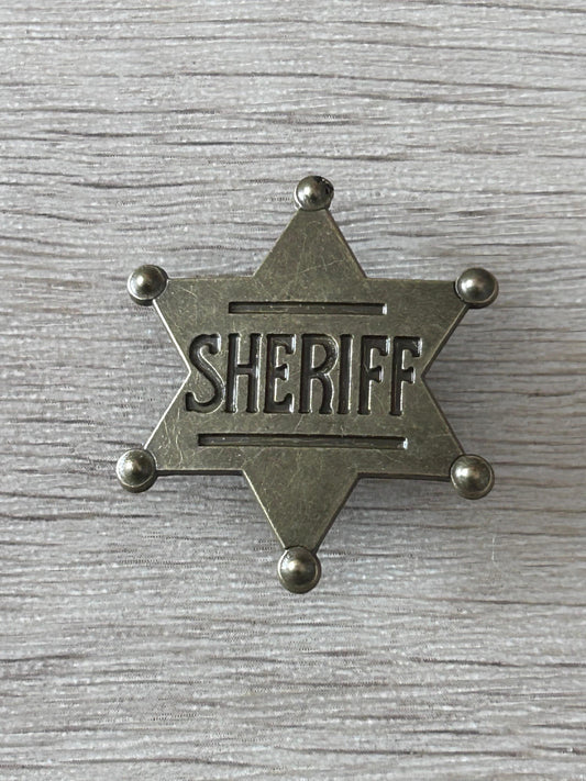 Broche étoile de shérif gris métallisé avec texte SHERIFF et 6 tiges