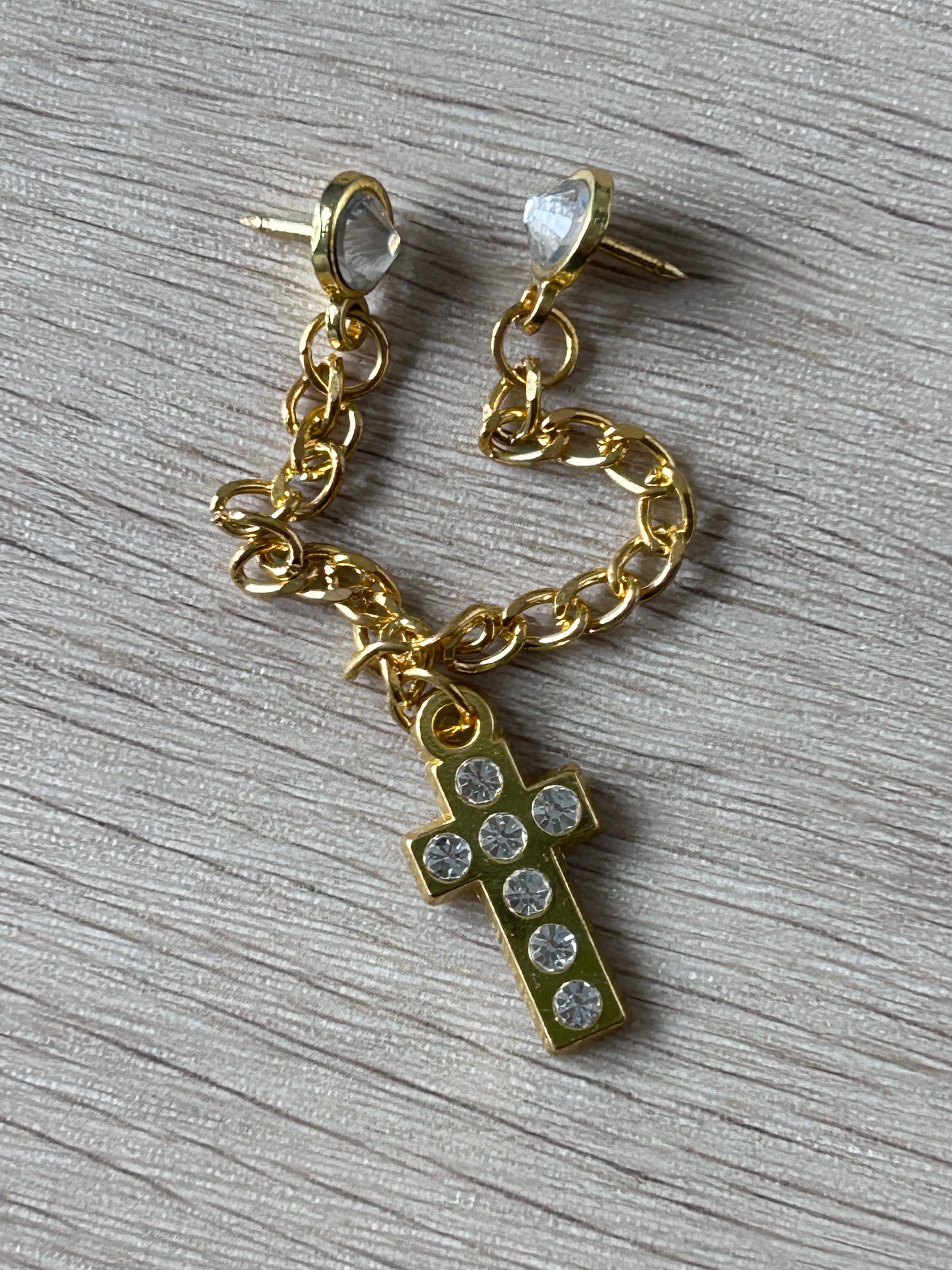 Collier chaîne dorée avec croix strass pendante et anneaux de fixation