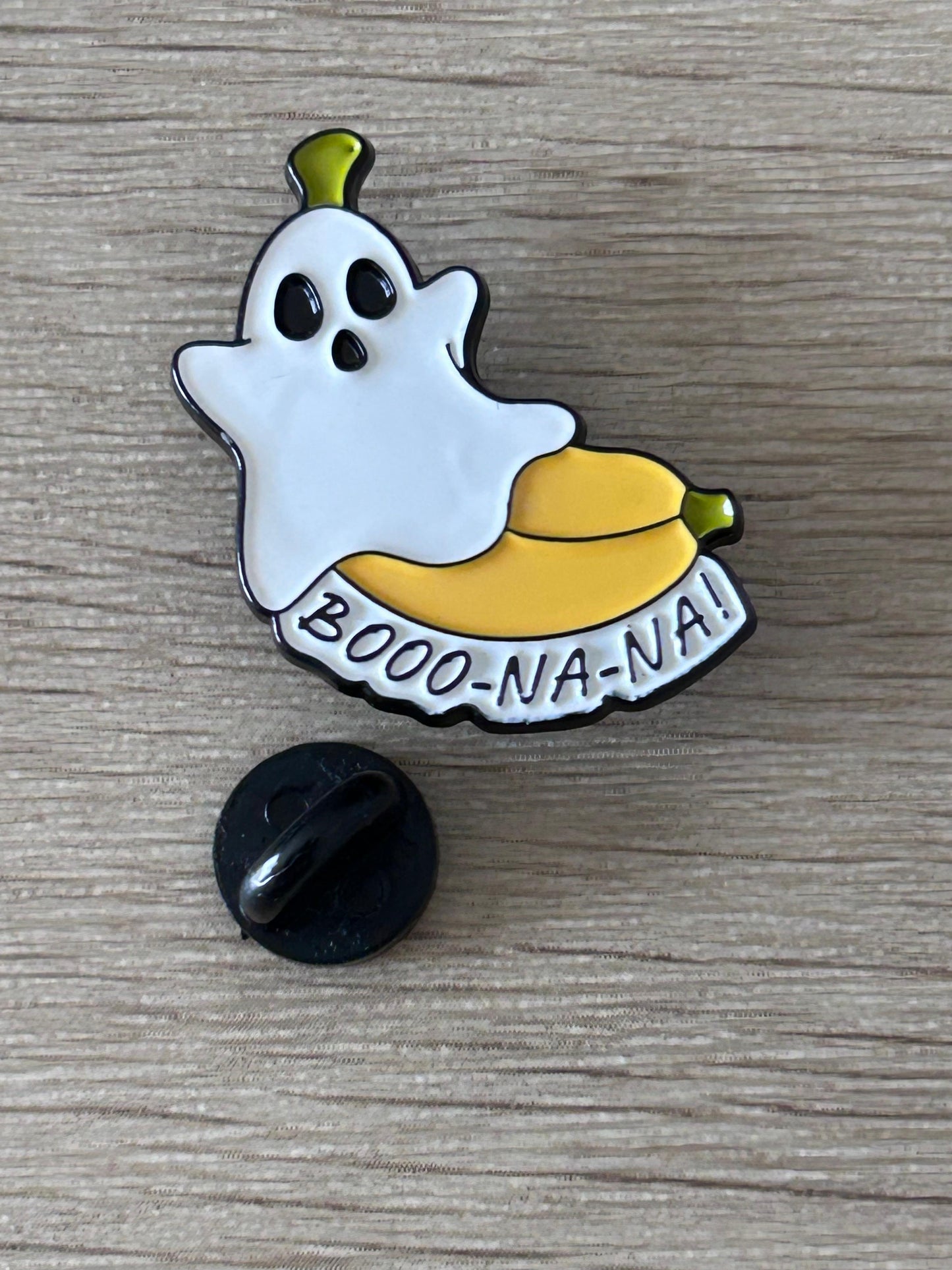 Épingle fantôme blanc vert et jaune, « BOOO-NA-NA » avec rond noir en bas
